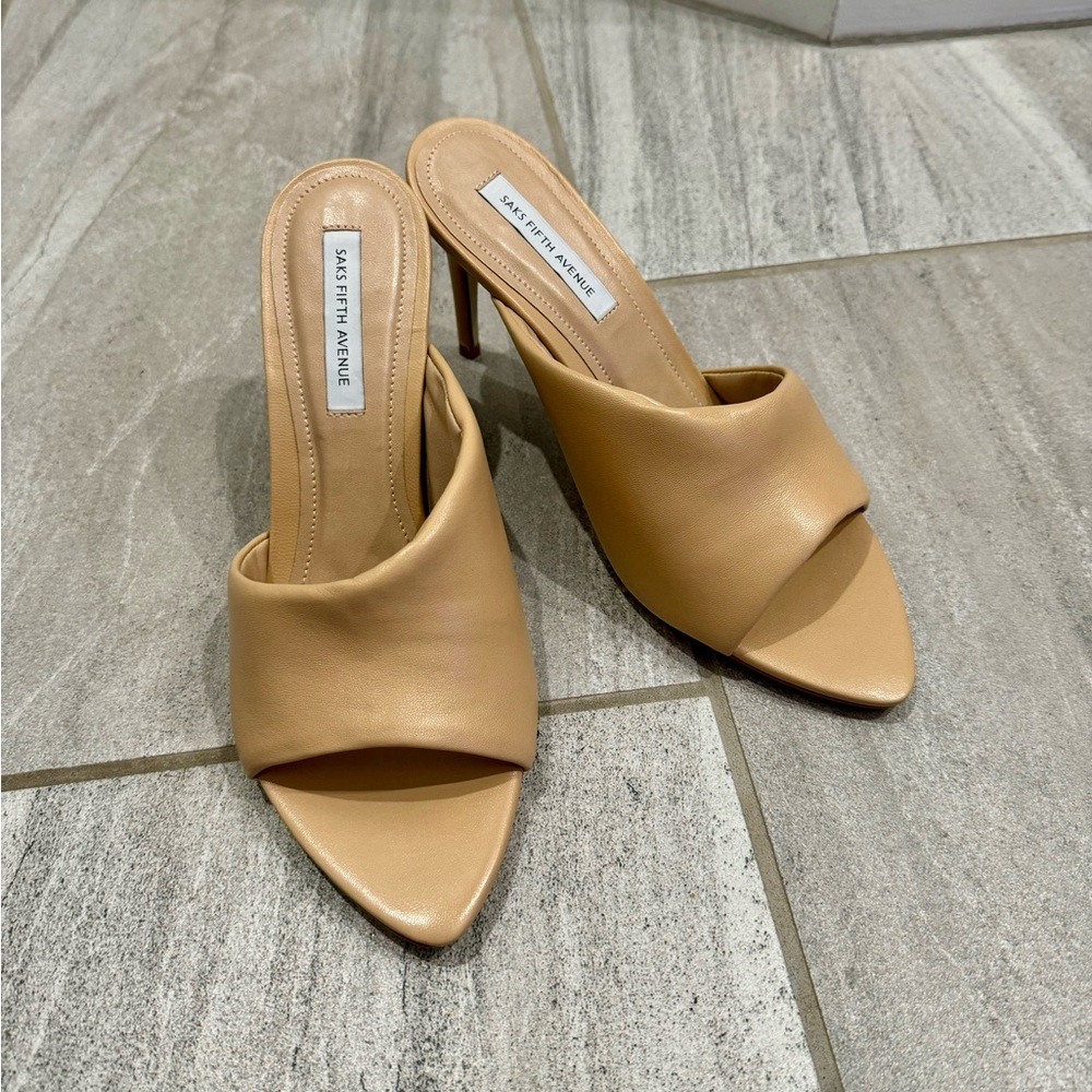 NIB 🌟 Saks Fifth Avenue Heels